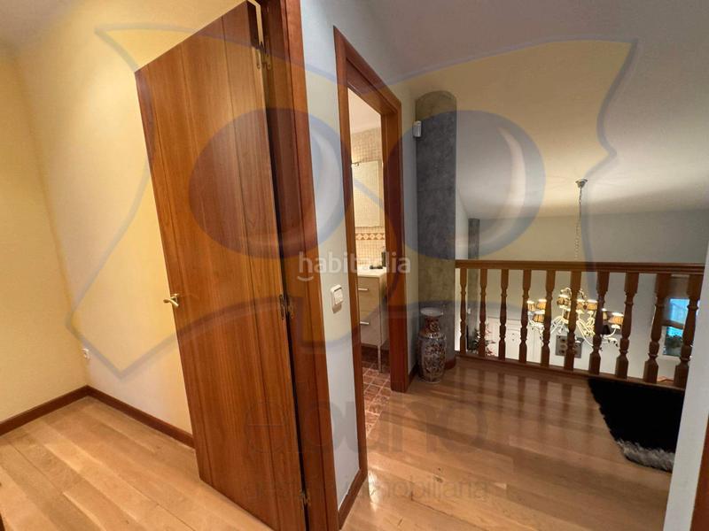 Foto 354766d7-bc7a-4658-a2d3-3716fc75b79c. Chalet avec cheminée chauffage parking piscine dans Carbajosa de la Sagrada