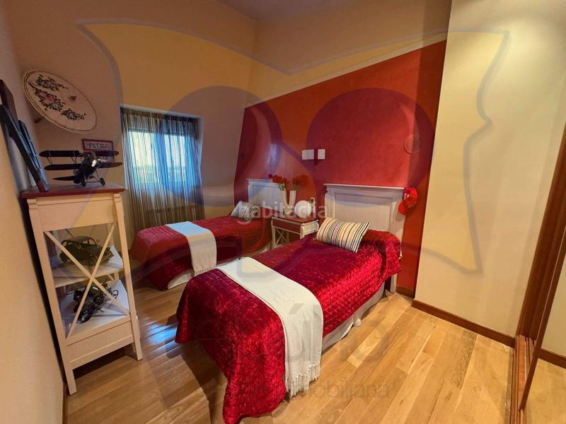 Foto 5fd70a20-f782-4a57-9056-6eca234aa9e2. Chalet avec cheminée chauffage parking piscine dans Carbajosa de la Sagrada