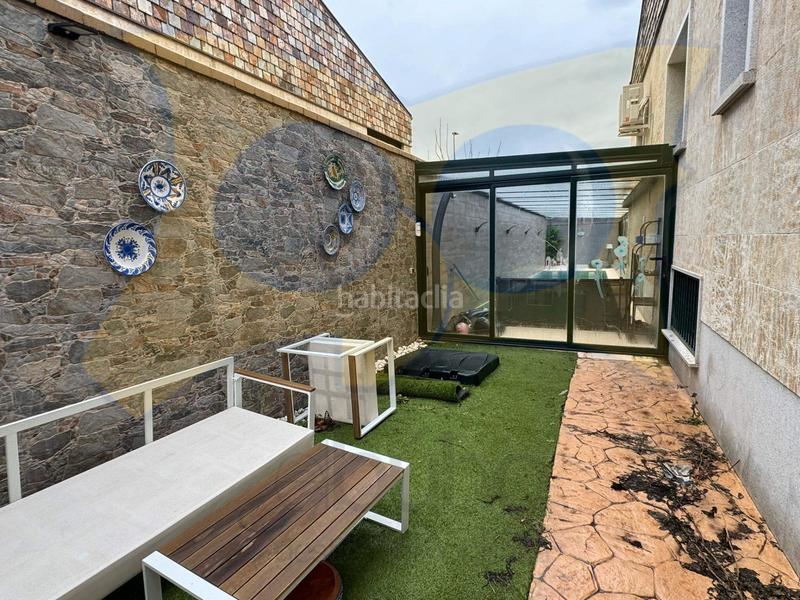 Foto 6b659e3a-9d2f-4875-95fd-3b75c17b9472. Chalet avec cheminée chauffage parking piscine dans Carbajosa de la Sagrada