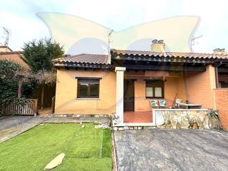 Xalet a Galindo y Perahuy. Rbanización la rad: se vende chalet pareado en planta baja en pe