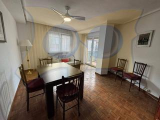 Alquiler Piso en Carmelitas. Se alquila excelente vivienda para familias junto la plaza del o