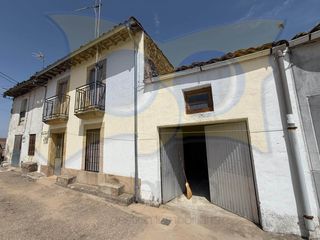 Maison à Pereña de la Ribera