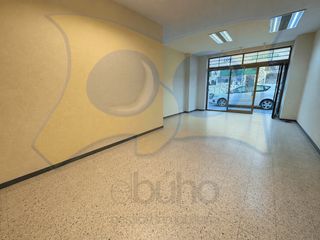 Büro in Carmelitas. Local en venta en barrio del oeste