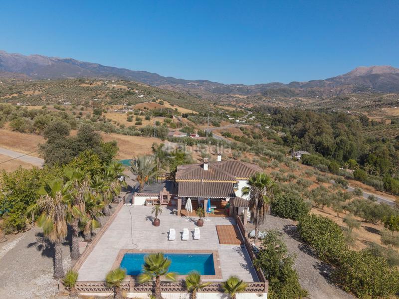 Foto 26c3d3fd-1a9e-40b0-a08a-a5c58fb24f00. Masia amb aparcament piscina a Guaro