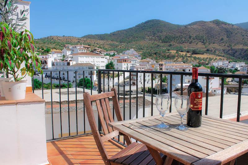 Foto 6a6a3c1b-f33e-4589-b49e-c96b7206e2c7. Casa aparellada a Tolox