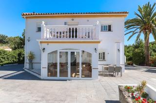 Maison  Plaza principe de espaa. Villa independiente dividida en 3 alojamientos separados.