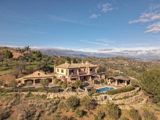 Maison  Camino de guajar. Impresionante villa independiente en monda con alojamiento indep