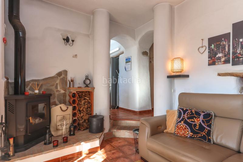 Foto 5ed8682a-9b1d-4819-936a-776896553773. Casa adosada construcción de excelente calidad en Alozaina