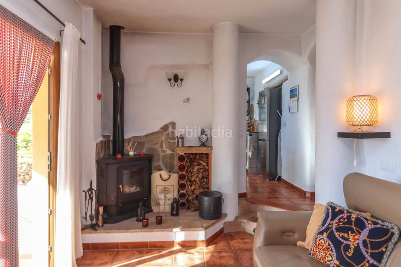 Foto a1ed2088-0f1d-4ad8-963d-8ca31694c5b7. Casa adosada construcción de excelente calidad en Alozaina