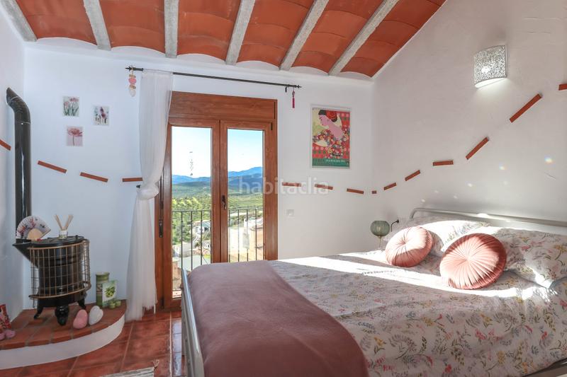 Foto ab59b5b5-0a60-4bf4-84cc-45233305fdbe. Casa adosada construcción de excelente calidad en Alozaina