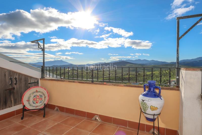 Foto dd1d42fa-4cb9-4d6a-b0b0-0f0fce379847. Casa adosada construcción de excelente calidad en Alozaina