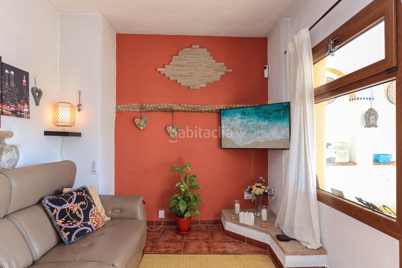 Foto f15d4277-5451-43dc-a5a2-049ae5cc0435. Casa adosada construcción de excelente calidad en Alozaina