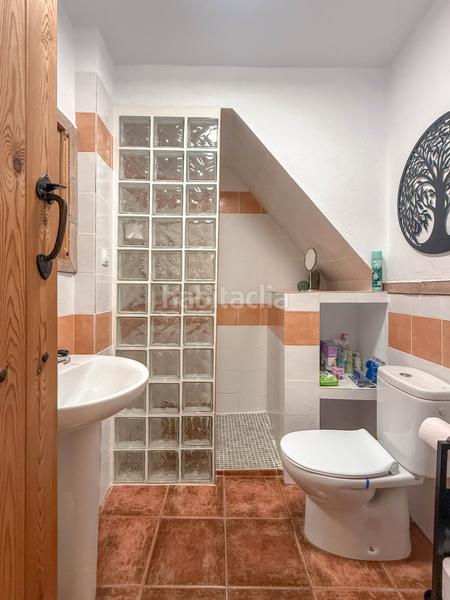 Foto f3de3cf3-d1f7-4b54-b2cf-465ab542c344. Casa adosada construcción de excelente calidad en Alozaina