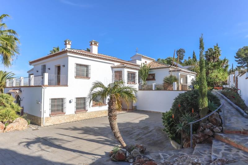 Foto 3871279b-22c3-412c-b4c5-4a9d5e94e765. Casa con camino piscina in Centro Alhaurín el Grande