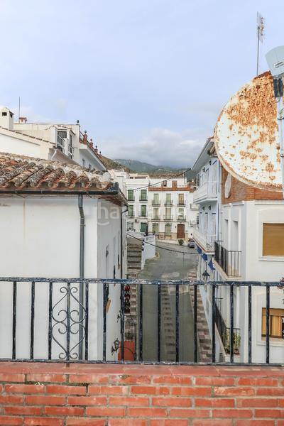 Foto 8e2fbc2a-d0af-437d-acd0-59237e49cd50. Casa  adosada con bar/tienda en Tolox