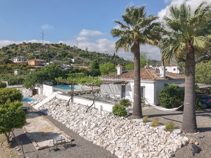 Foto 88710965-588c-47a7-bc85-20b5d5486c77. Casa amb xemeneia aparcament piscina a Coín