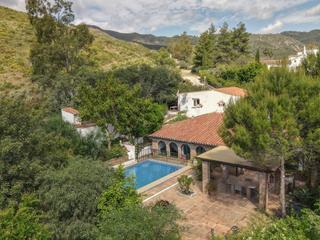 Casa  Plaza principe de españa. Finca rural aislada