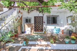 Casa  Calle calvario. Encantadora y nica casa adosada en tolox