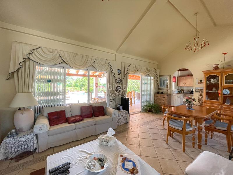 Foto 3c251a02-522b-45c6-a8d7-07db1bbd0b98. Maison avec cheminée parking piscine dans Cártama