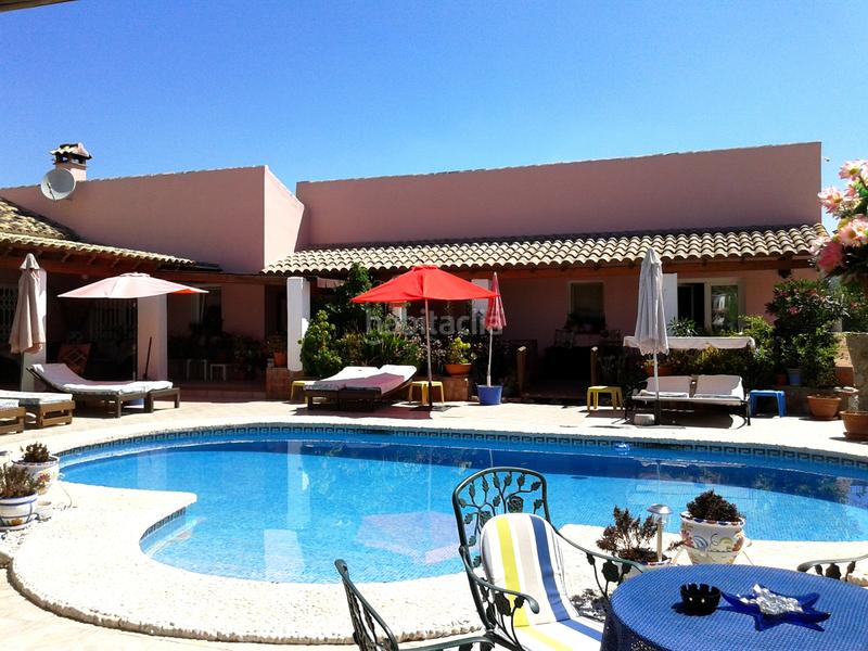 Foto e808bd02-862c-4d61-84ca-5adbda945057. Maison avec cheminée parking piscine dans Cártama