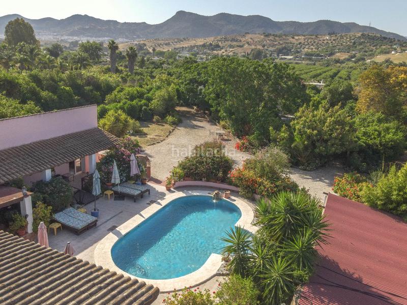 Foto f817daee-b787-4b1c-897e-3fa0da2a8486. Maison avec cheminée parking piscine dans Cártama