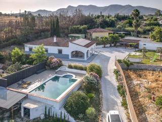 Maison  Calle navarra. Chalet independiente reformado con anexo de invitados y piscina