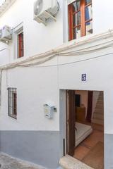 Casa  Calle portillejo. Espaciosa casa adosada con amplio sótano