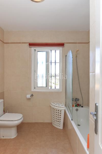 Foto d66b8a65-ad05-421d-bb00-27da00c63efa. Casa fantástica casa adosada en Guaro