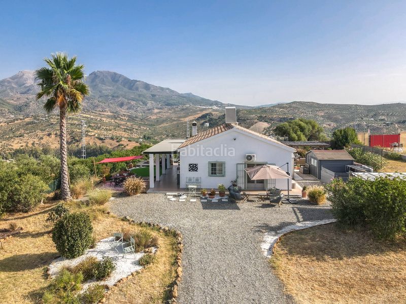Foto 0a6ed539-0326-4350-b889-fe2f8bf583c8. Casa amb xemeneia aparcament piscina a Tolox