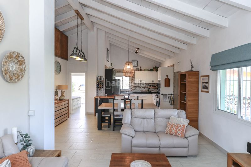 Foto 4766a6b3-5090-4668-91c0-cd3ac7489abc. Casa amb xemeneia aparcament piscina a Tolox