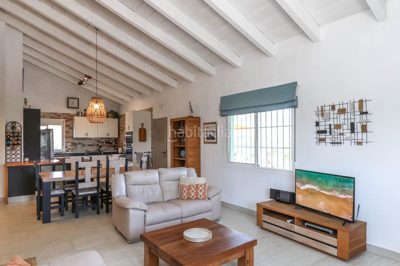 Foto f5af658a-0237-4570-82ca-6c6b28c9a156. Casa amb xemeneia aparcament piscina a Tolox