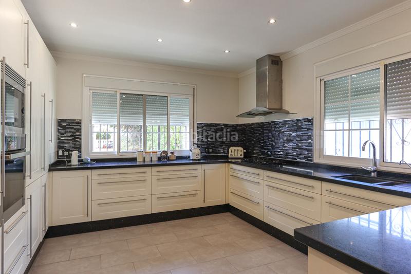 Foto 3408cd1e-3c9e-4035-8047-9983c7e83a6d. Casa con camino piscina in Centro Alhaurín el Grande