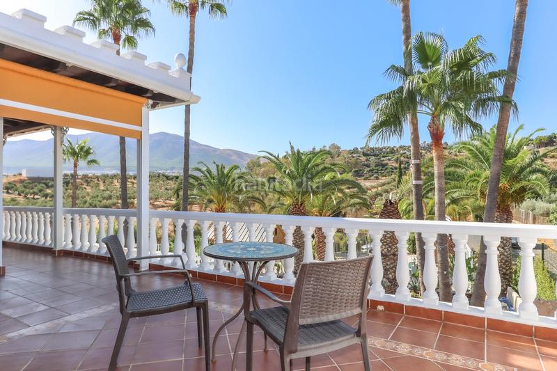 Foto f6d4e198-cb47-47d8-a8fa-ca8c489f09c5. Chalet avec cheminée parking piscine dans Centro Alhaurín el Grande