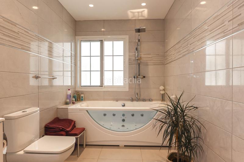 Foto 74ab5717-7b40-4b93-9322-75ead63f034f. Casa amb xemeneia aparcament piscina a Centro Alhaurín el Grande