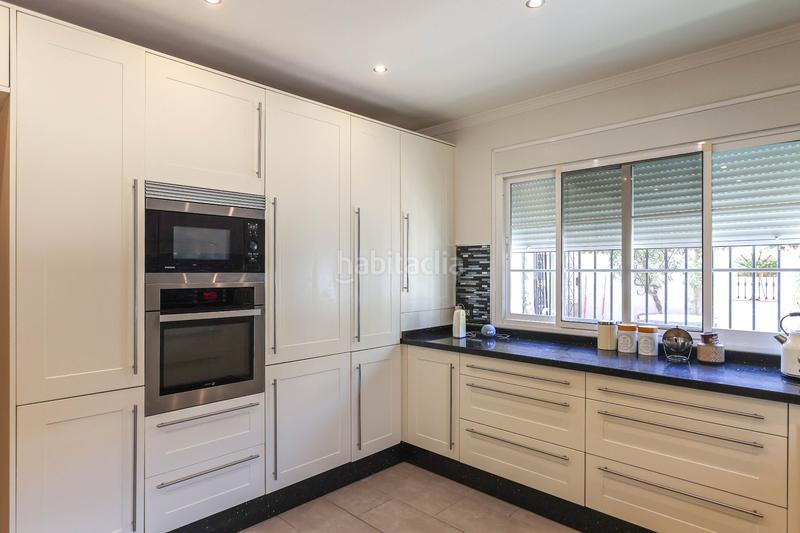 Foto 7dc9f001-8023-4f78-92d7-64a81da79a9d. Casa amb xemeneia aparcament piscina a Centro Alhaurín el Grande