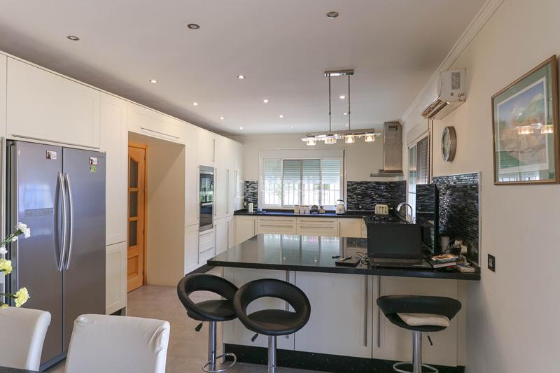 Foto bda29074-4031-4265-b8e9-1eec04d68968. Casa amb xemeneia aparcament piscina a Centro Alhaurín el Grande