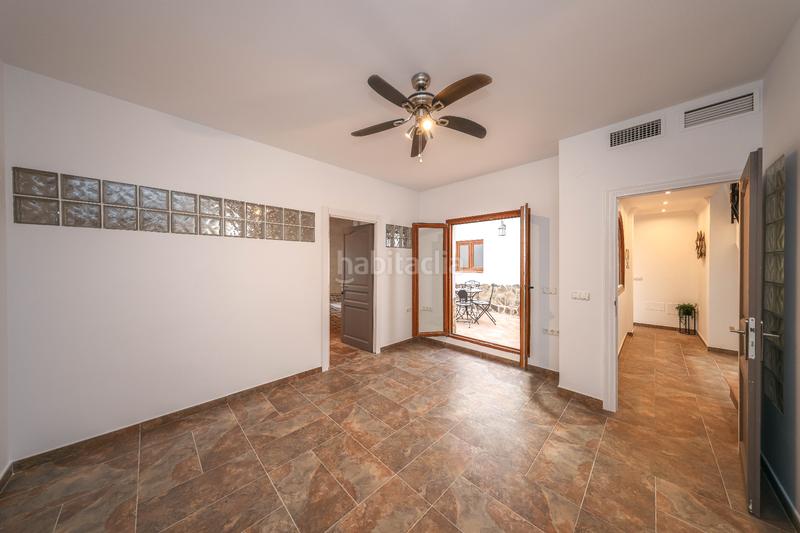 Foto 0ce235ad-9c7f-40ed-847e-5cda79fa2daa. Towny house in Guaro