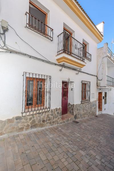 Foto fa36e04b-9a4b-4e25-993c-7573abd36375. Towny house in Guaro