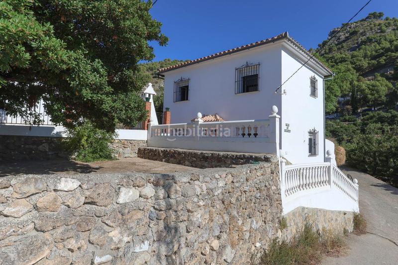 Foto d21a0f7a-1dc0-4a79-bdc7-e3fe0d71a4fe. Maison dans Alozaina