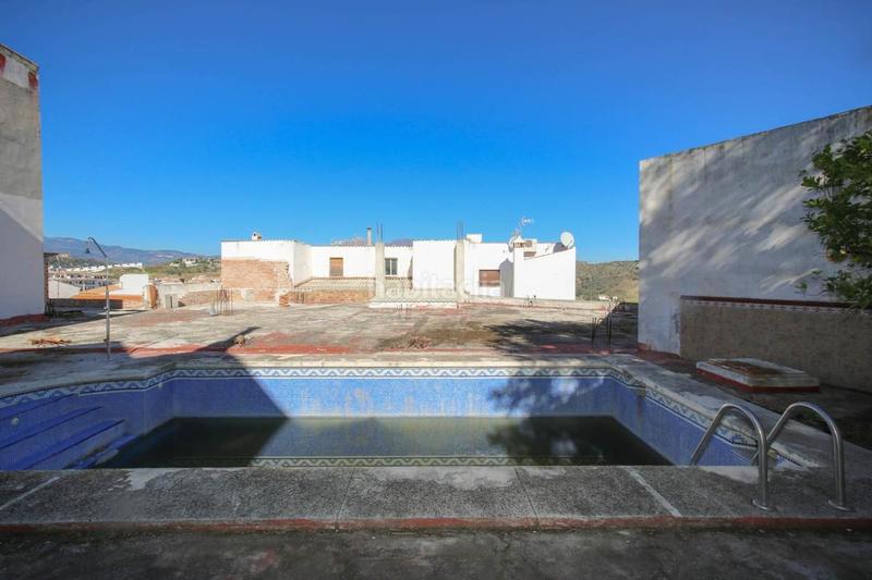 Foto 728bd20e-bba2-4d0e-80e9-9318ba1b55f5. Local comercial almacén increíblemente grande en Guaro