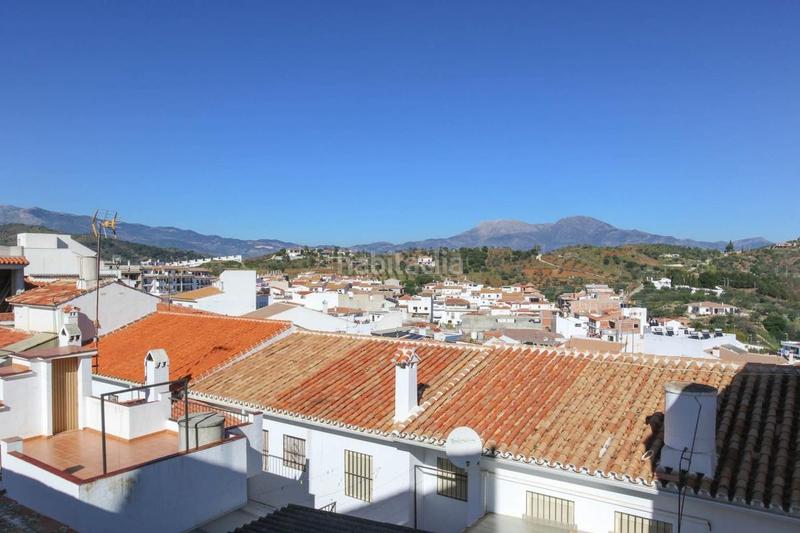 Foto c765c1e9-23c6-46c3-ace5-1e7def3e23b9. Local comercial almacén increíblemente grande en Guaro