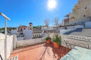 Haus  Calle iglesia. Character townhouse in the heart of guaro