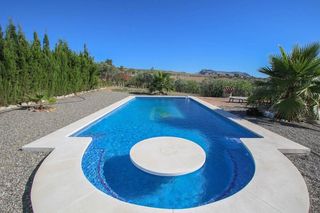 Xalet  Calle cinco de noviembre. Encantadora finca r�stica