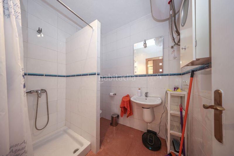 Foto 00b20fe5-65d8-4cf2-8804-c62135c68511. Casa  adosada espaciosa con un potencial excepcional en Guaro