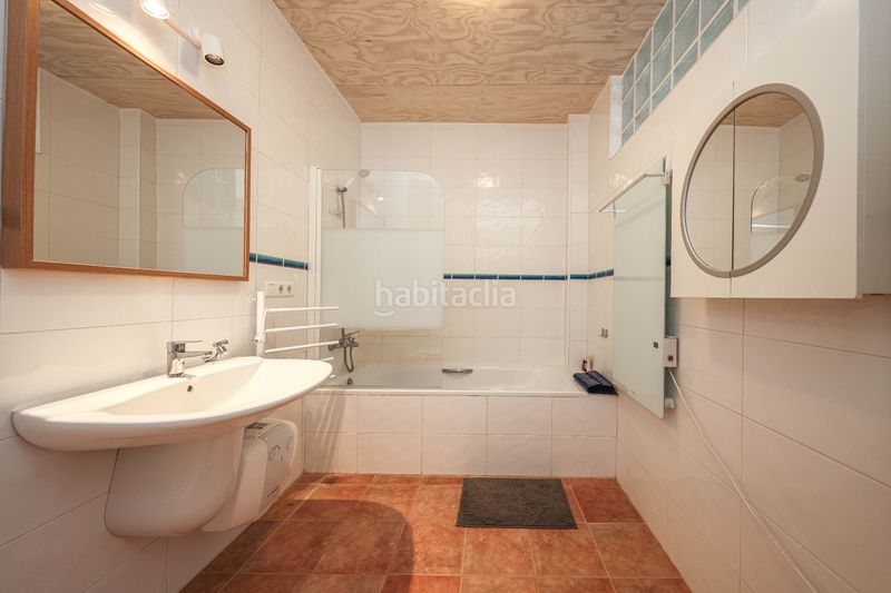 Foto 549f5784-bb34-464f-83d8-b11483174947. Casa  adosada espaciosa con un potencial excepcional en Guaro