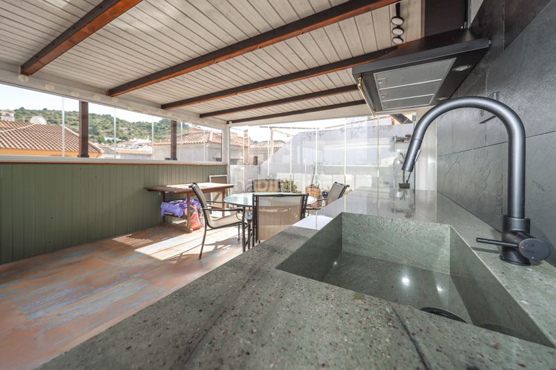 Foto fd4f0612-96a4-4831-b764-feb5f0ecaadf. Casa  adosada espaciosa con un potencial excepcional en Guaro