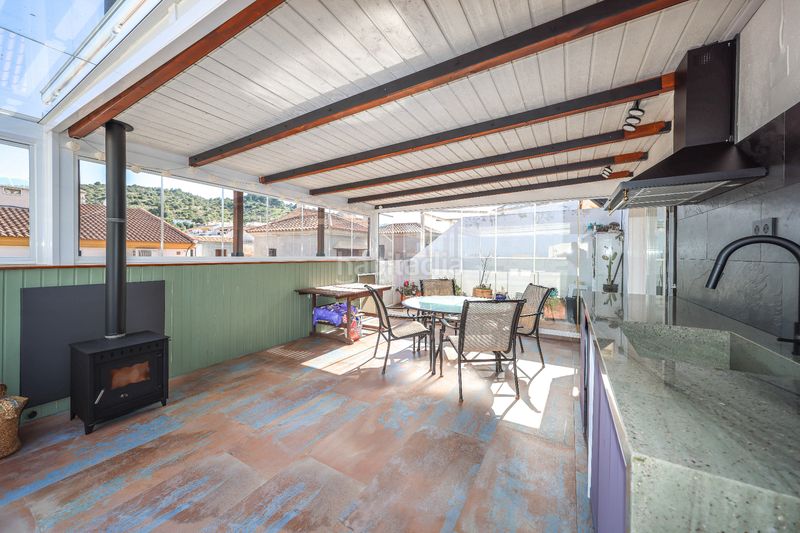 Foto fe39e623-8957-4b42-8ca1-9a17ffddc0b5. Casa  adosada espaciosa con un potencial excepcional en Guaro