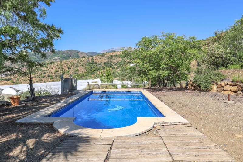 Foto 1340c3f3-6071-48b3-a858-2017c9b9006b. Casa amb piscina a Tolox