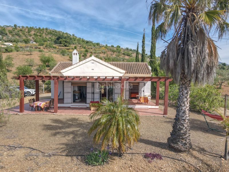 Foto 7906c77a-4240-4331-ad58-0a9cc733d310. Casa amb piscina a Tolox