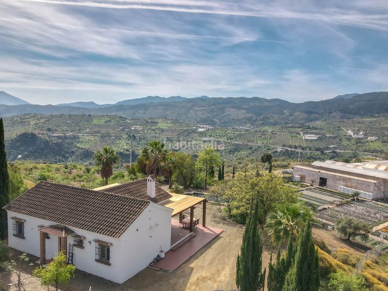 Foto e788c4ce-dee6-4f0e-be4f-8a99d3583351. Casa amb piscina a Tolox
